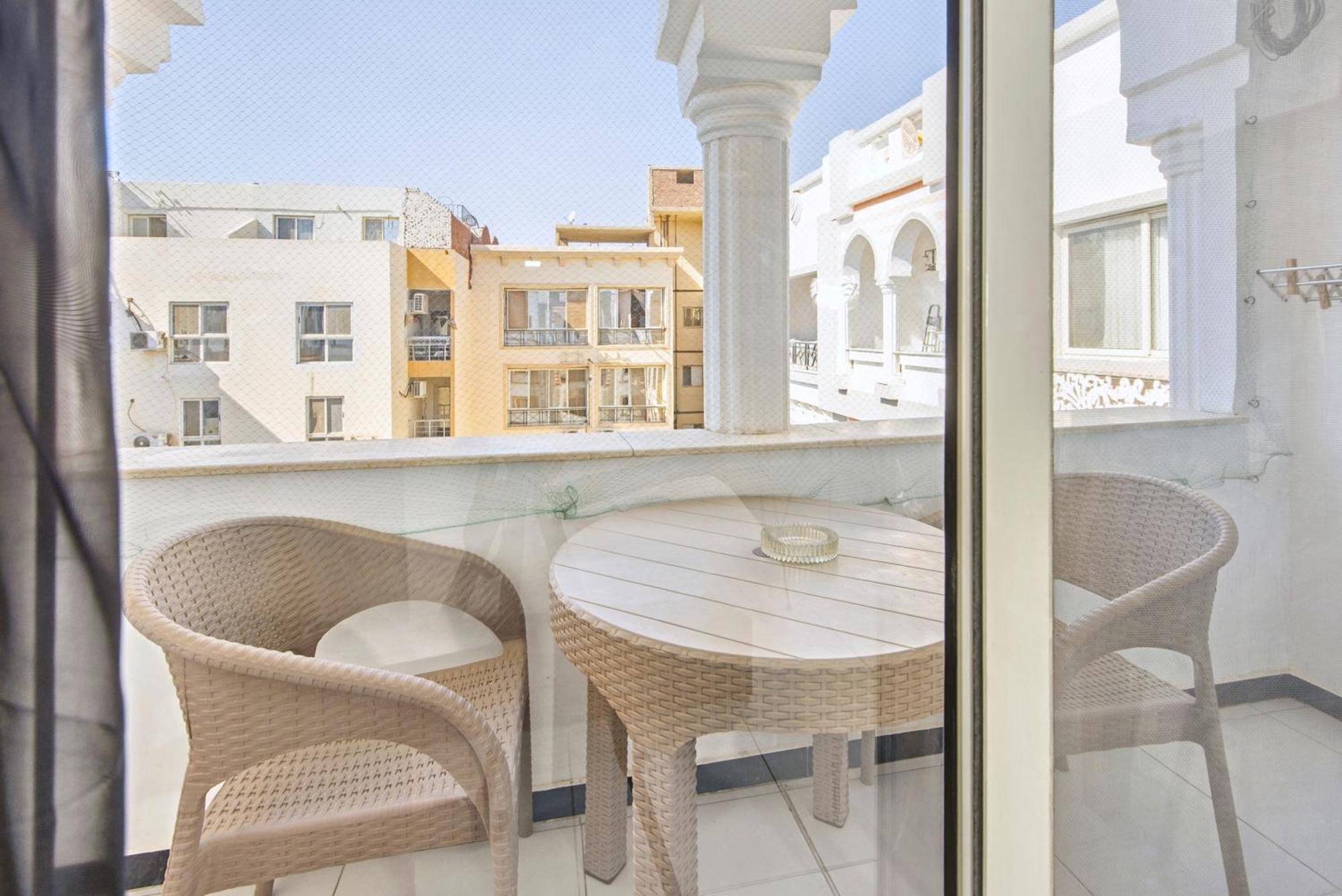 Apartament Rare New Marina Hotspot With Fast Free Wifi, Balcony & Pool